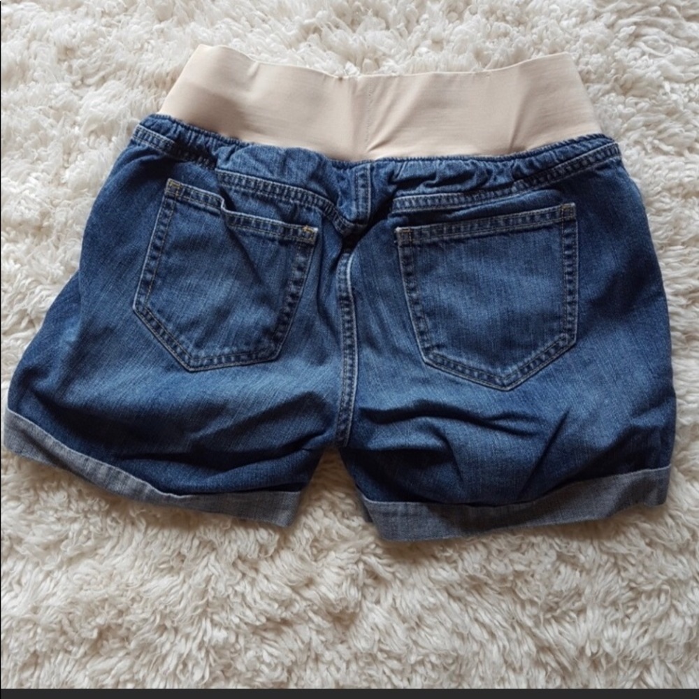 Maternity Shorts - Picture 4 of 5